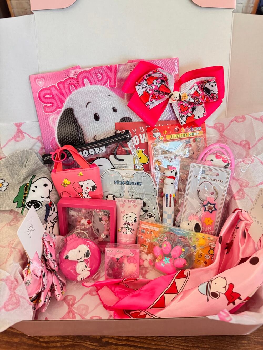 Large Snoopy pink kawaii box with Snoopy merchandise ready to gift